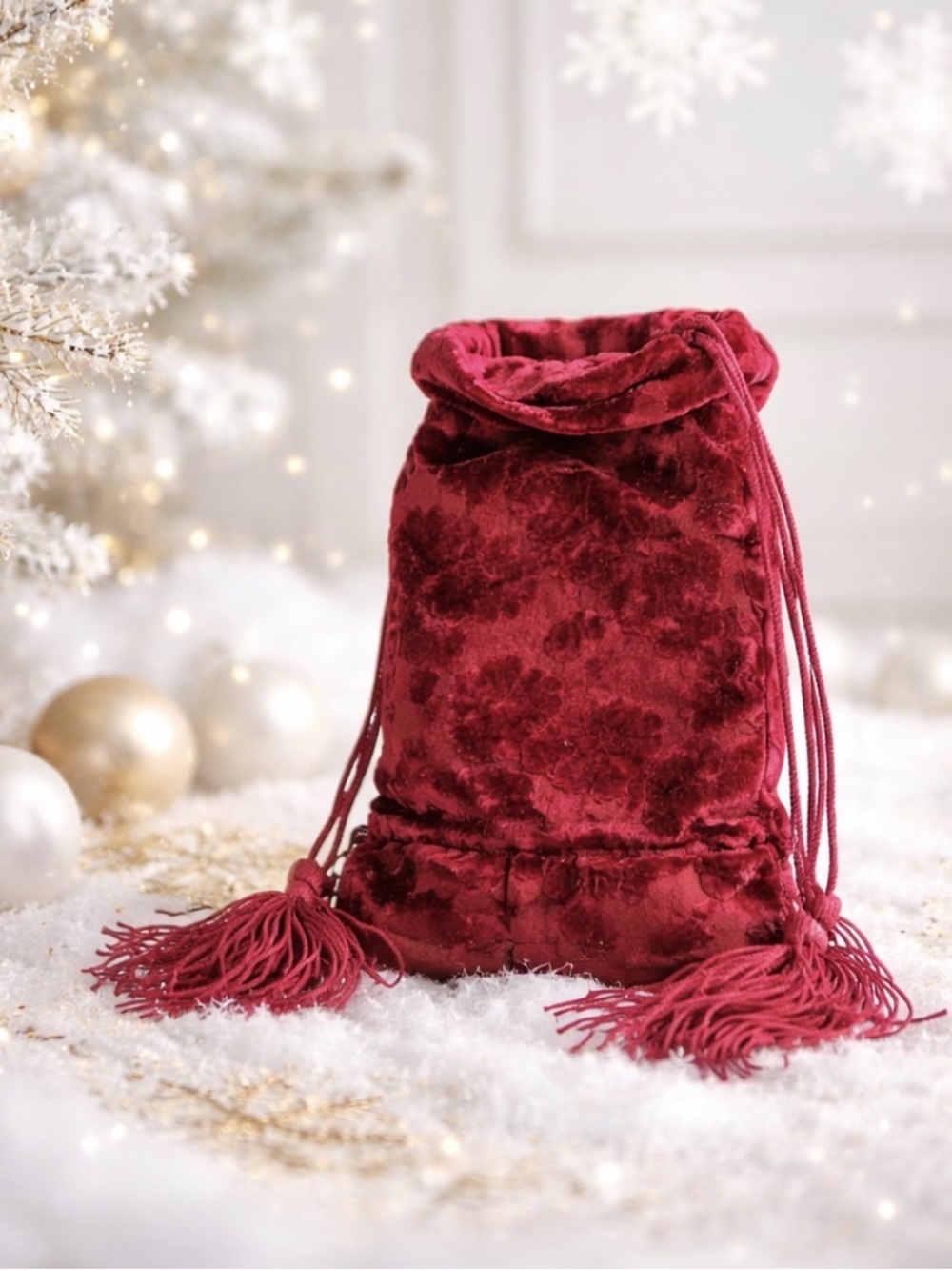 Elegant Red Velvet Gift Wine Bag with Tassels